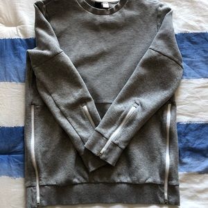 Brand new adidas crewneck in great condition